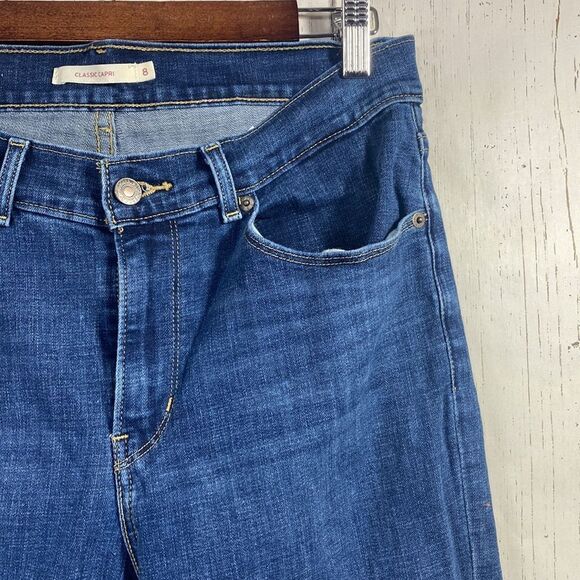 Levis Womens Classic Capri Jeans - Picture 4 of 13